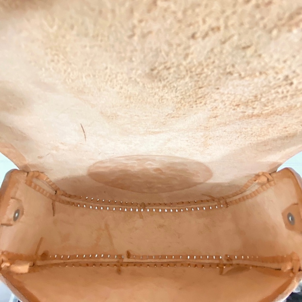 Vintage Hand-tooled Leather Handbag - Picture 4 of 9